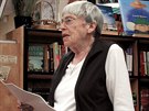 Zatímco klasická sci-.fi literatura je o soubojích a moci, Ursula Le Guinová do...