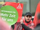 Zaměstnanci německých průmyslových podniků stávkují za vyšší platy a změny...