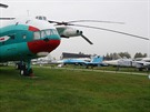 Vrtulník Mi-12 V-12 v muzeu Monino nedaleko Moskvy.