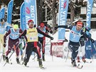 Ilju ernousova (vlevo) v závodu Toblach-Cortina ve finii tsn pedil norský...
