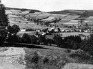 Detné a Detenská strá kolem roku 1935 pi pohledu z cesty k horské boud...