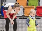 Kateina Elhotová si hraje se synem asistenta reprezentaního trenéra Ivana...
