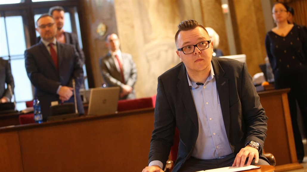 Syn místop�edsedy ANO Ji�í Faltýnek má nyní hned t�i stíhané p�átele v druhé v�tvi kauzy, v ní� se policisté zajímají i o jeho otce.