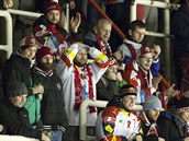 Fanoušci Olomouce podporují svůj tým v utkání proti Třinci.