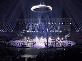 SVTELNÁ SHOW. Podmanivá hra svtel nenadchla jen publikum pímo na stadionu v...