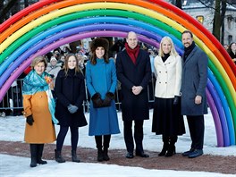 Norská královna Sonja, princezna Ingrid Alexandra, vévodkyn� z Cambridge Kate,...
