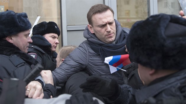 Zaten Alexeje Navalnho na demonstraci v Moskv (28. ledna 2018)