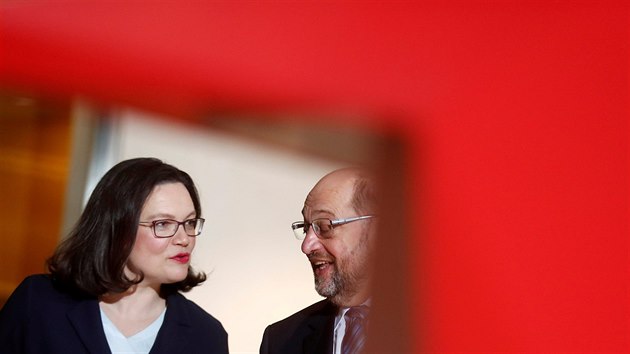 Andrea Nahlesov a Martin Schulz oznamuj zmnu ve veden strany (7. nora 2018)