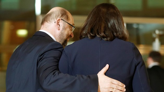 Andrea Nahlesov a Martin Schulz oznamuj zmnu ve veden strany (7. nora 2018)