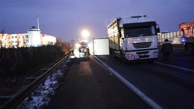 Nehoda omezila provoz na 9. kilometru dlnice D1 ve smru na Brno.