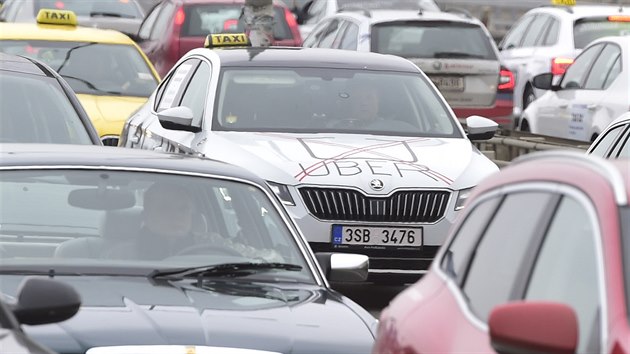 Druhý den protestu taxikářů proti alternativním přepravním službám typu Uber (9. února 2018).