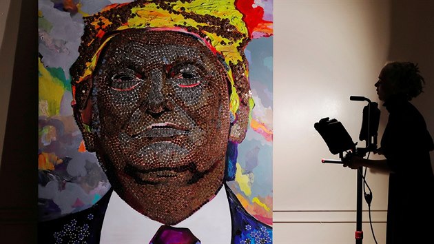 Ukrajint umlci vytvoili portrt Donalda Trumpa z minc a eton (4. nora 2018).