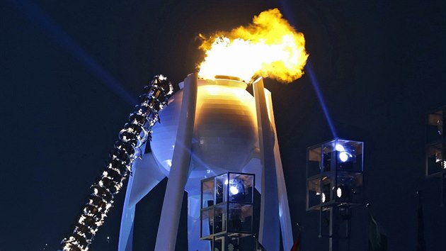 Zaplen ohn bhem slavnostnho zahjen zimnch olympijskch her v jihokorejskm Pchjongchangu. (9. nora 2018)