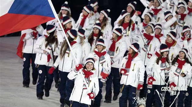 EVA VLAJKONOKA. Za nskou vpravou se vydala na stadion tak esk. Potet v...