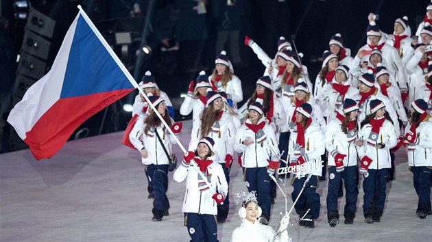 EVA VLAJKONOKA. Za nskou vpravou se vydala na stadion tak esk. Potet v...