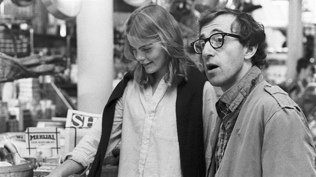 Mariel Hemingwayová s Woody Allenem ve filmu Manhattan (1979)
