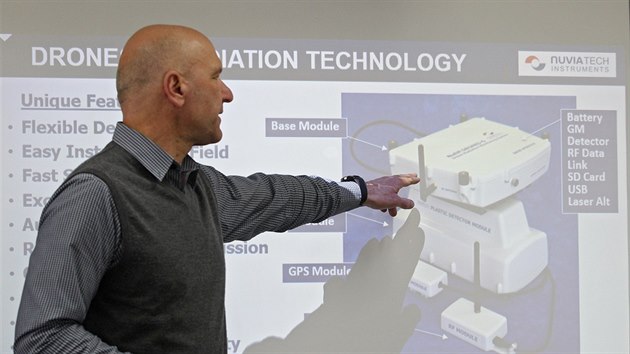 Experti z Vojenského technického ústavu a třebíčské firmy Nuvia představili dron, který dokáže měřit a zpracovávat data o radiaci. Unikátní systém může sloužit třeba při transportu jaderných materiálů nebo v okolí jaderných elektráren.