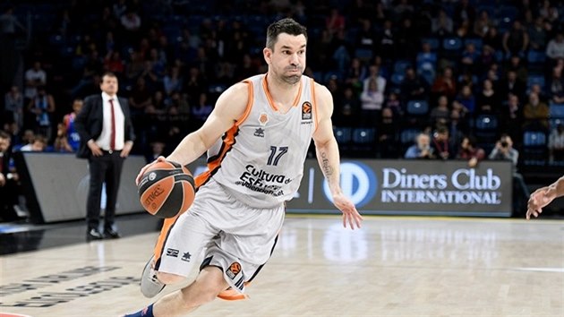 Rafa Martinez z Valencie to v utkn s Anadolu Efes Istanbul.