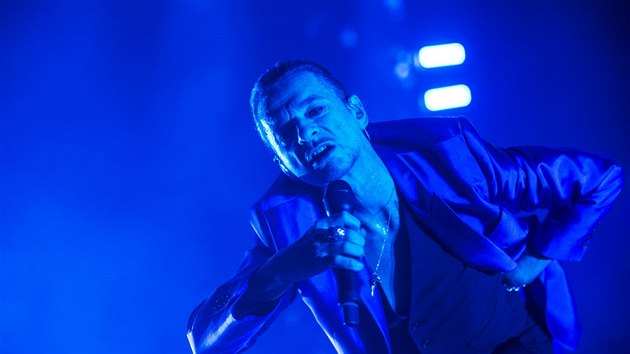 Záběr ze zimního pražského koncertu Depeche Mode v rámci turné Global Spirit Tour (31. ledna 2018)