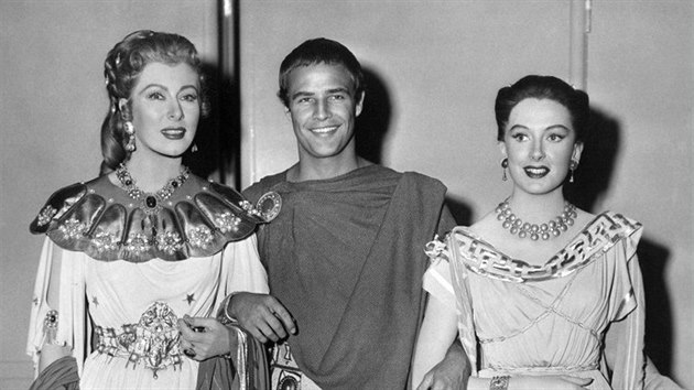 Greer Garsonov, Marlon Brando a Deborah Kerrov bhem naten filmu Julius Caesar (1953)