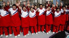 Delegace severokorejských sportovců po příjezdu na zimní olympiádu v Jižní...