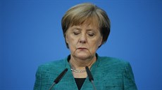 Nmecko se pl roku po volbách dokalo nové vlády. Angela Merkelová za dohodu...