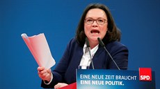 Andrea Nahlesová řeční na sjezdu SPD v Bonnu (21. ledna 2018)