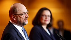 Andrea Nahlesová a Martin Schulz oznamují zmnu ve vedení strany (7. února 2018)