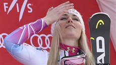 Lindsey Vonnová spokojená po triumfu ve sjezdu v Garmisch-Partenkirchenu.