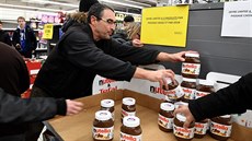 Nutella v akci vyvolala ve francouzských supermarketech nákupní ílenství, je...