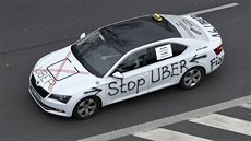 Druhý den protestu taxiká proti alternativním pepravním slubám typu Uber...