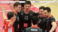 Karlovartí volejbalisté se radují z bodu v zápase proti Brnu