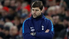 Zadumaný manaer Tottenhamu Mauricio Pochettino