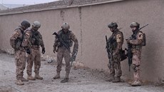 etí vojáci v afghánském Bagrámu