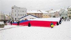 Obvod vlajky, kterou vyrobila liberecká firma Libea, m��í 60 metr�, na výrobu...