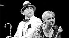 Jana Preissová a Miroslav Donutil ve he Viový sad (Národní divadlo, 1996)