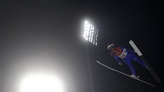 eský skokan na lyích Roman Koudelka v olympijské kvalifikaci na stedním...