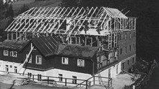 Přestavba horské chaty Alba v roce 1935, kdy byla zvětšena její kapacita.