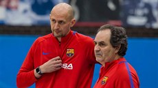 Lubo Barto (vlevo) je novým asistentem v basketbalové FC Barcelona, hlavním...