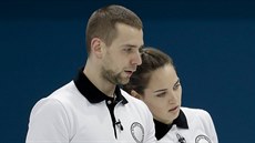 Anastasia Bryzgalovová a Alexandr Krušelnickij zastupují v curlingových...
