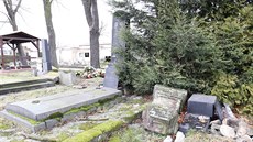 Nevyplacené nmecké hroby na chomutovském hbitov.