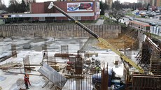 Pohled na stavbu orlovského náměstí v únoru 2020.