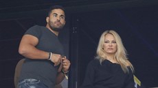Adil Rami a Pamela Andersonová (Marseille, 24. září 2017)