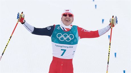 Norsk bec Simen Hegstad Krger zvtzil v olympijskm skiatlonu na 15+15...