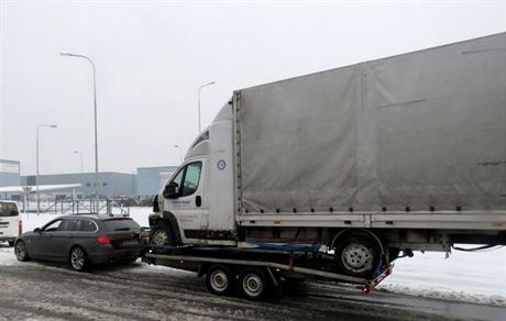 Naloit dodávku na tak malý pívs chtlo hodn odvahy a drzosti.