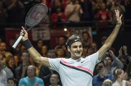 VTZ. Tenisov turnaj v Rotterdamu vyhrl Roger Federer. vcar ve finle...