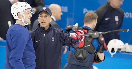 Chris Chelios byl jako asistent trenéra USA také na olympiád v Koreji.