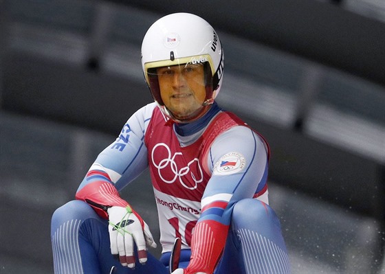 �eský sá�ka� Ond�ej Hyman v cíli první olympijské jízdy. (10. února 2018)
