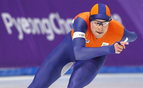 Nizozemský rychlobrusla Sven Kramer zvítzil v olympijském závod na 5000...