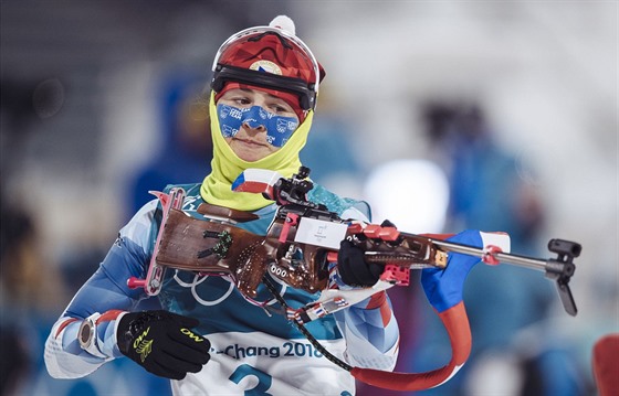 eská biatlonistka Veronika Vítková ve stíhacím závod na 10 kilometr v...